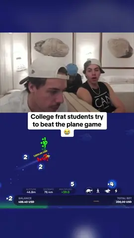 College frat students try to beat the plane game 😭 #kickstreaming
