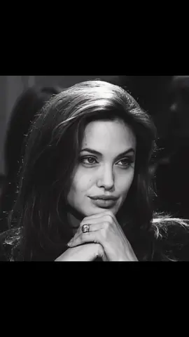 #maneater #angelinajolie #facecard 