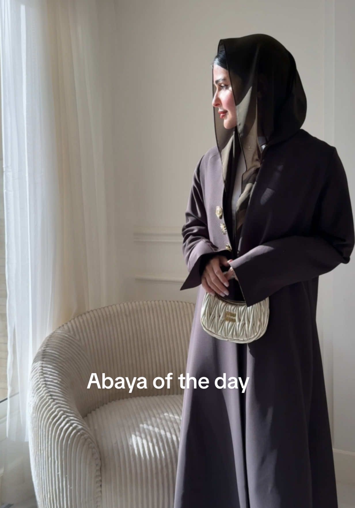 اختارو عبايه وحده!؟ #abayahijabfashion #hijabi #abaya #hijab #fashion 