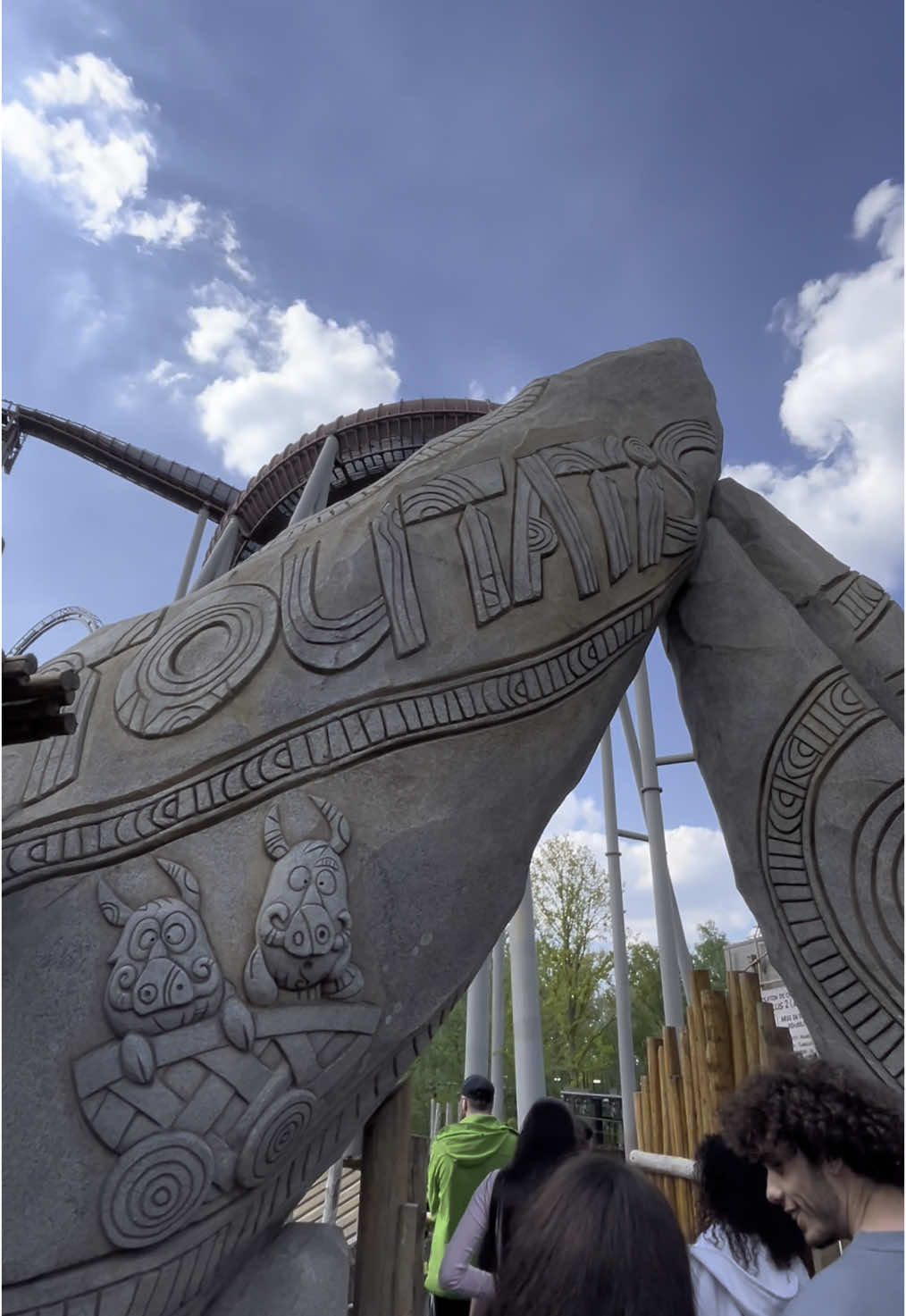 This Intamin launch coaster in France is incredible! 4 launches,  an insane amount of airtime and a height of 167ft. This is Toutatis located at Parc Astérix 😍 #rollercoaster #france #paris #toutatis #ride #themepark #parcasterix 