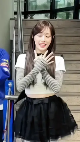 Fancam Chuu, Se flopar vou desaparecer igual a liz ;-; #fyp #foryoupage #kpop #lovergigiz #fyyyyyyyyyyyyyyyy 