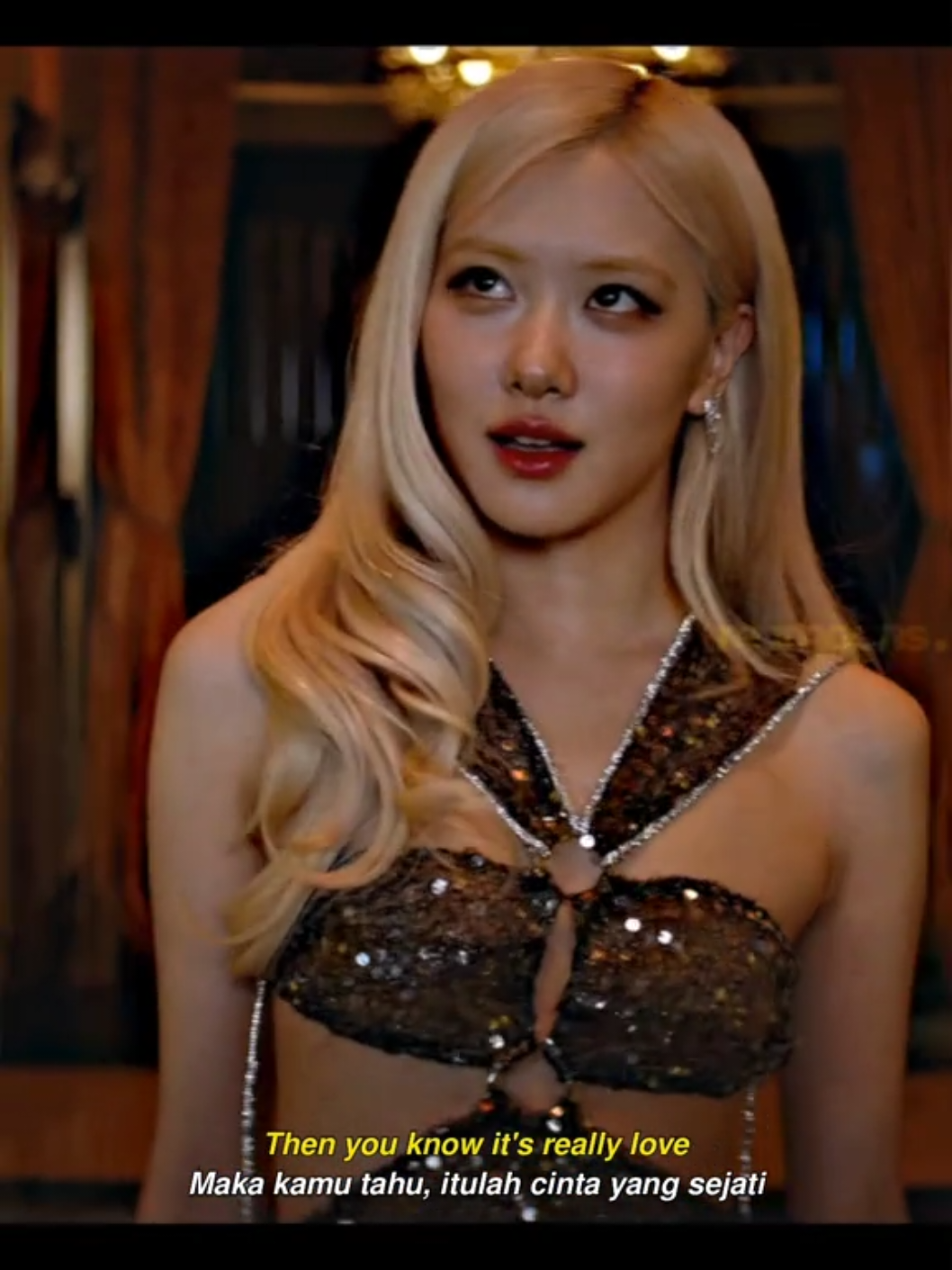 🎶 ROSÉ - Messy (From F1 The Movie) @ROSÉ  - 'Messy' menceritakan tentang hubungan yang intens, rumit, dan penuh emosi antara dua orang yang saling mencintai, tetapi dengan cara yang tidak sempurna. Lagu ini menunjukkan bahwa cinta sejati tidak selalu rapi atau mudah justru sebaliknya, cinta yang “berantakan” dan penuh konflik bisa menjadi tanda bahwa perasaan itu dalam dan nyata. - - - - - - - - - - - #ROSÉ #Messy #ROSÉ_Messy #F1TheAlbum #F1TheMovie #F1 #ROSÉ_Messy #THEBLACKLABEL #더블랙레이블 #ParkChaeyoung #박채영 #BLACKPINK  #블랙핑크 #BLINK #reelsinstagram #reelskpop #song #lyrics #kpopsong #kpopedit #kpopdance #kpop #lirikterjemahan #kpoplirik #lirikkpop #liriklagu #lirikkpopindo #xyzbca #fyp #fypシ 