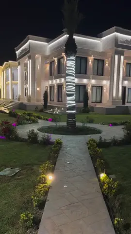 لأن الجمال مو بس داخل البيت… شوف التنسيق الخارجي اللي يخطف القلوب✨ لما يجتمع الذوق مع الإبداع تنسيق واجهة القصر: فخامة ليلية بأدق التفاصيل! في عالم التصميم الخارجي، التفاصيل هي اللي تصنع الفرق! الصور اللي قدامنا توريك كيف تقدر تحوّل حديقة قصر إلى لوحة فنية مضيئة وقت الليل، من غير مبالغة ولا تكلف. للتواصل https://twakod.blogspot.com/2019/11/tansek.html 📌 أبرز عناصر الفخامة في التصميم: الإضاءة الذكية حول الأعمدة والجدران: أبرزت العمارة الكلاسيكية وزادت من فخامة الواجهة، خاصة باستخدام الإضاءة البيضاء الباردة. لف النخيل بإضاءة ليد ناعمة: تفصيلة ناعمة لكنها تعطي جو سحري وتجذب النظر بشكل أنيق. ممشى حجري متقاطع مع النباتات: تصميم هندسي جذاب يساعد في توزيع الحركة ويخلق مظهر متوازن ومرتب. تنسيق النباتات والزهور: باستخدام ورود ملونة، وأشجار مصممة بشكل كروي مدروس، ينعكس الذوق الرفيع في كل زاوية. دمج الطبيعة بالفخامة: العشب الأخضر الكثيف، الإضاءة الأرضية، والأشجار العالية كلها خلقت مشهد متكامل بين الجمال والطبيعة. ✨ لما يجتمع الذوق مع الإبداع… النتيجة قصر يلمع فخامة! تنسيق خارجي بإضاءة موزعة بعناية ونباتات طبيعية تجيب العافية! 🌿 أفكار ملهمة لتنسيق واجهة بيتك مهما كانت المساحة 💡 🌙 لأن الجمال مو بس داخل البيت… شوف التنسيق الخارجي اللي يخطف القلوب! توزيع الإضاءة + تنسيق الزرع + تصميم الممرات = جلسة ملكية 👑 لو تحب الهدوء والستايل الراقي؟ هذا الفيديو لك 100% ✅ 🏡 واجهة بيتك هي أول انطباع… فخليها تحكي عنك فخامة! في هذا الفيديو تشوف كيف تنسيق بسيط + إضاءة احترافية = تحفة فنية 😍 لا تفوت الأفكار… ممكن تطبقها عندك بسهولة! 📢 عندنا لك أفكار ديكور خارجية راقية تحوّل بيتك لمنتجع خاص! تنسيق النباتات، الإضاءة، الممرات، واللمسة الملكية كلها في فيديو واحد 🔥 شوف بنفسك… وابدأ تخطيط حديقتك من الآن! 🌳 #قصر_الأحلام #ديكور_فخم #تنسيق_حديقة #تنسيق_خارجي #إضاءة_ليلة #تنسيق_منزل #واجهات_قصور #جلسات_خارجية #ديكورات_مودرن #ديكور_عربي #فخامة_البيوت #ديكور_حديقة
#ديكور_خارجي #تنسيق_حدائق #قصر_فخم #سطح_منزلي #ديكور_ليلي #إضاءة_خارجية #تنسيق_نباتات #ديكور_مودرن #ديكور_كلاسيكي #جمال_الحدائق #تنسيق_ساحة #قصر_الأحلام #فخامة_الواجهات #سوشيال_ستايل #قصر_الأحلام #ديكور_فخم #تنسيق_حديقة #تنسيق_خارجي #إضاءة_ليلة #تنسيق_منزل #واجهات_قصور #جلسات_خارجية #ديكورات_مودرن #ديكور_عربي #فخامة_البيوت #ديكور_حديقة تنسيق قصر خارجي, تصميم واجهة فخمة, إضاءة خارجية ليلية, حدائق منازل فخمة, تنسيق حدائق فاخرة, landscape قصر, إضاءة حدائق ليلية, تصميم واجهة عربية, luxury garden design, قصر ليلي مضيء #تنسيق_حدائق #ديكور_قصر #واجهات_فخمة #ديكور_خارجي #إضاءة_ليلة #تنسيق_حديقة_قصر #فخامة_العرب #منزل_الأحلام #جمال_الحدائق #ديكورات_عربية #حديقة_فاخرة #تصميم_ليلي #luxury_home #arabian_villa landscape #تصميم_حديقة #تنسيق_حدائق #جلسات_خارجية #ديكور_حديقة #ديكور_خارجي #حديقة_منزلية #حديقة_منزلية🌴 