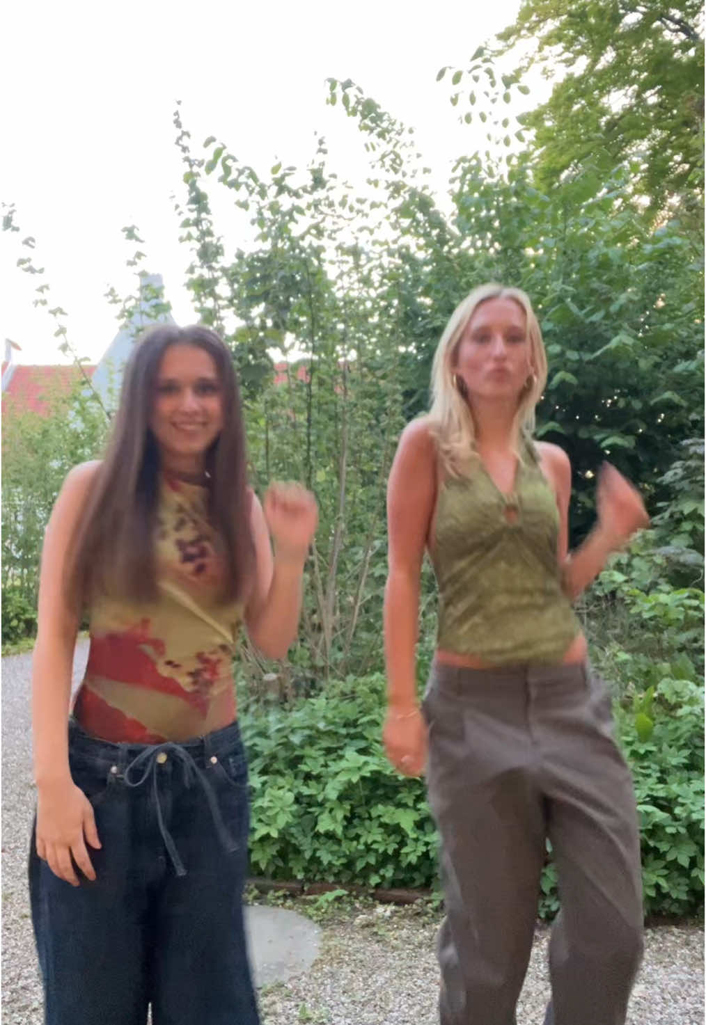 Go masala@anna_brunse @Anna Møller ♥️#sommer #scandinavia #viral #makemefamous #makethisviral #tan #dancer #fyp #bestfriend #masala#runerask #goviral#copenhagen 