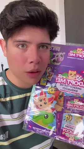 Adopt me de Roblox en la casa gente #panini #roblox #albumpanini #kawai #coleccionista 