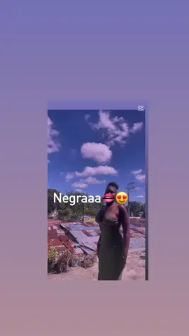 Negraaa😍👄