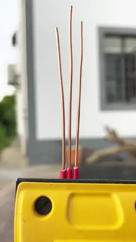 Best Way to Twist Three Wires Together! #knot #rope #knottutorial #knottutorials #campinghacks #camping #knotsforcamping #knotsforfishing #knotsforbeginners #lifeskill #LifeHack #boyscouts #bushcraft #survivalskills #Outdoors #knotting #sheetbend #hitch #simpleknot #bestknot