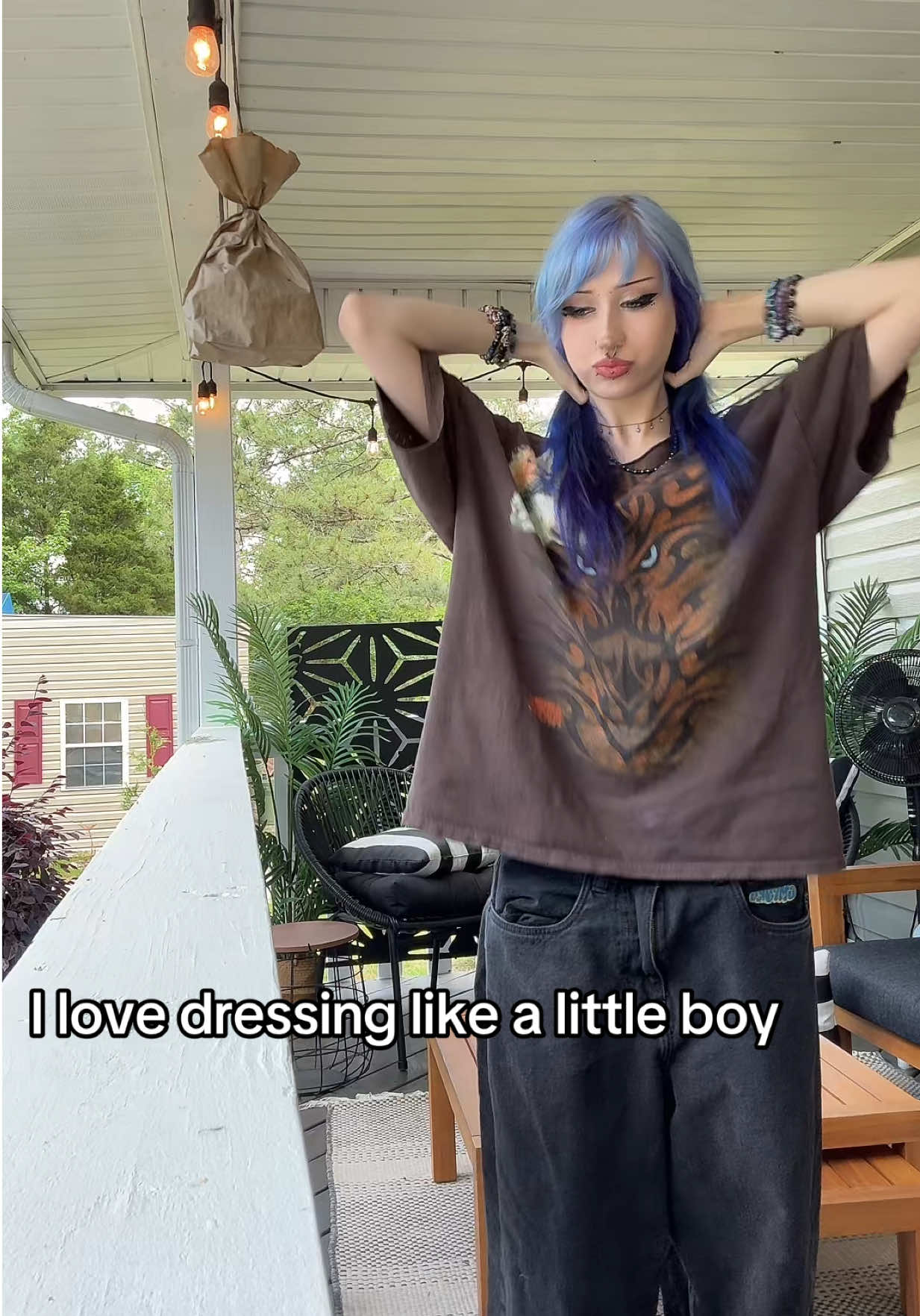 Full face of makeup + baggy clothes combo