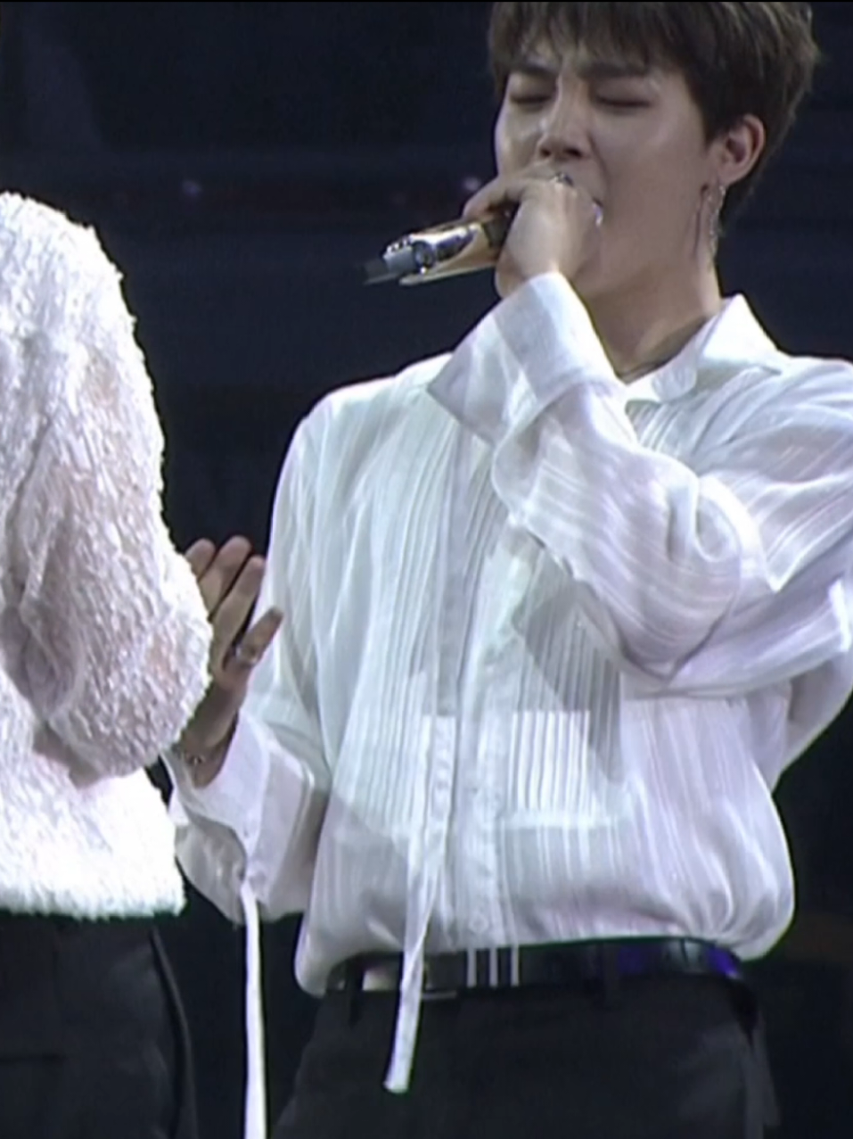 Jimin's body rolls are next level 📈 #jimin #parkjimin #지민 