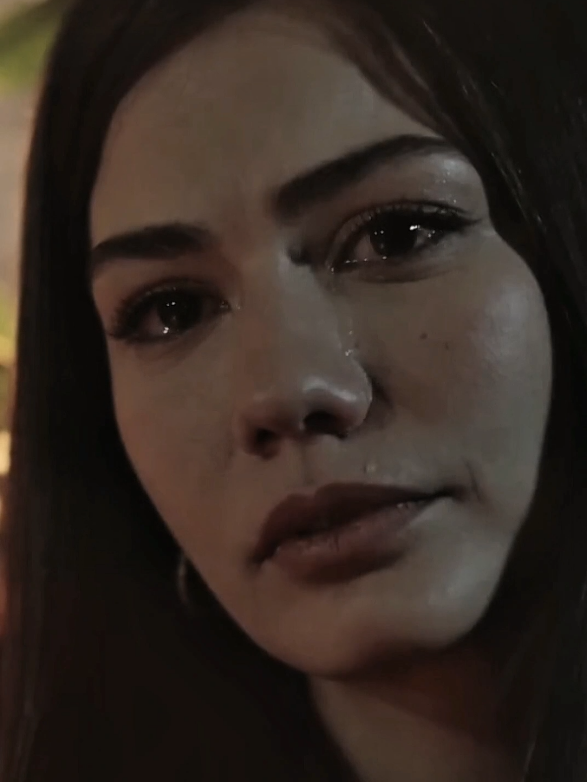 كنت أتمنى لكن الآن يبدو لي انها طابت النفس.☹️#ديميت_أوزديمير #demetozdemir #حلم_اشرف #esrefruya #eşrefrüya #çağatayulusoy #شاتاي_اولسوي 