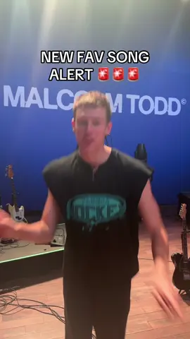 That’s my big sister right there #audreyhobert 