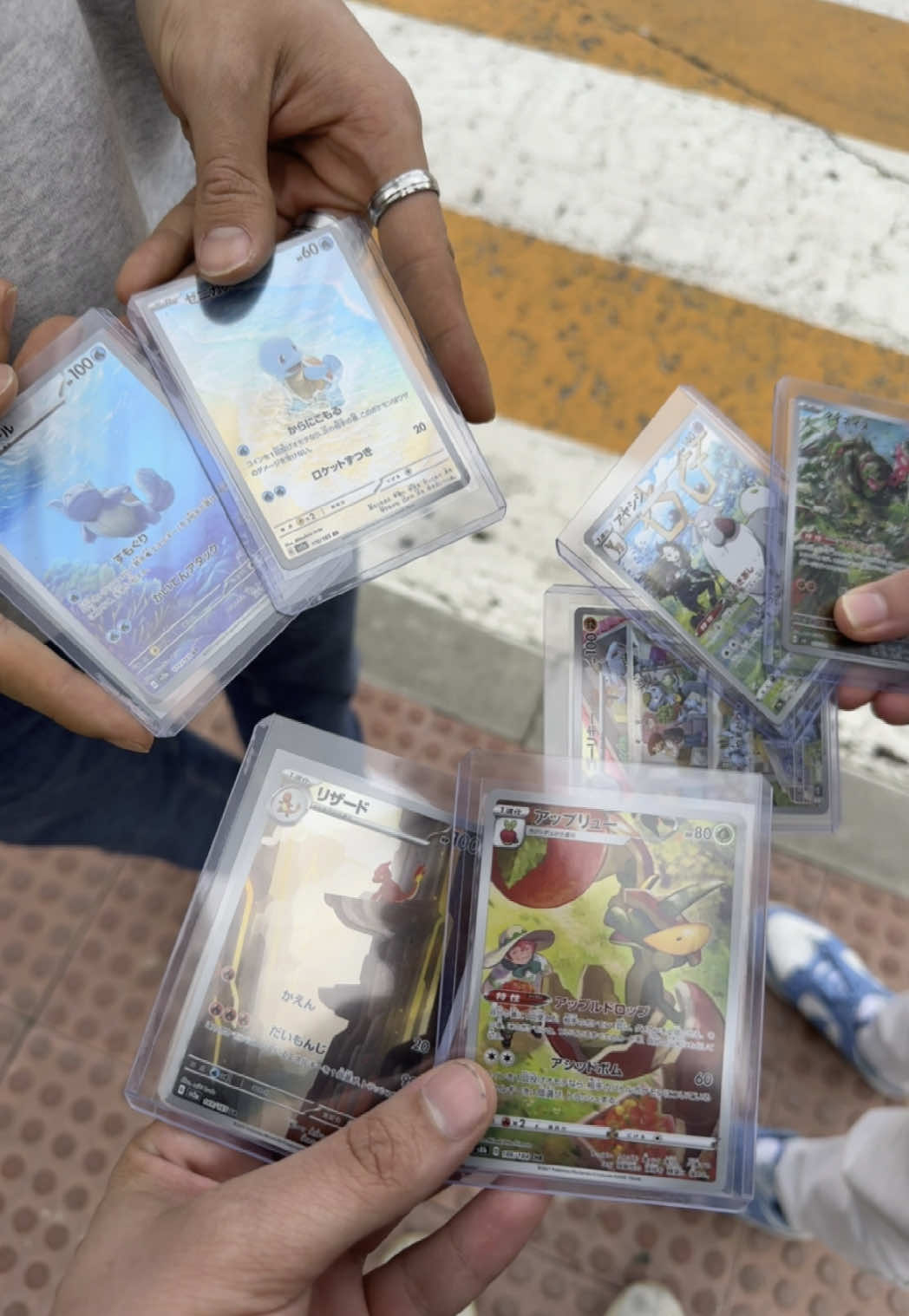 Gachapon de cartas Pokémon… ¿Estafa o suerte? #p#pokemoncardsp#pokemontcgc#cartaspokemonm#maquinadecartasp#pokemonpullst#tcgcommunityw#weaatcgg#gachaponc#cartasraraspokemonespaña #paratiiiiiiiiiiiiiiiiiiiiiiiiiiiiiii #parati 