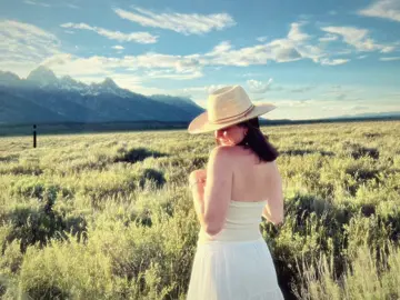 #CapCut Xandra did this and I felt this pic was fitting 🏔️🌳👒 also can’t stop singing this song 