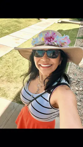 Fun at Montelucia last Saturday for Cinco De Mayo and we didn’t get any drinks except ice water ..beautiful resort with miniature donkeys that We enjoyed feeding #simplelove #blessed #keepliving #azlifestyle #cincodemayo #donkeysoftiktok #miniaturedonkeys #montelucia #stayhappy 