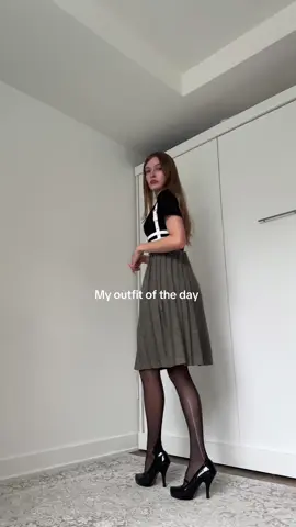 How I pose to see if I like the outfit 