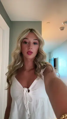 🩷🩷 #foryoupage #makethisviral #foryou #blonde #foryouu #fyp 