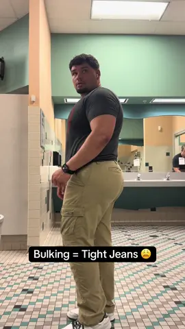 Should I post my leg workouts ? 💪🏽 #bigboyseason #fyp #slimthicc #dadbod #tightjeans #bulkingseason #bigdaddy