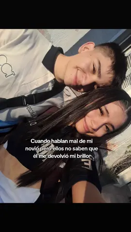 Él estuvo conmigo escuchandome y ayudándome a sentirme mejor, él siempre me motiva a seguir a adelante y a no volver a caer gracias por tanto te amo💗@marcos:D 