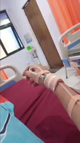 nih buat prank lagi di infus#fyppppppppppppppppppppppp #foryou #fyp #danc #fypdong #masukberanda #mots? #rumahsakit #f #you #galaubrutal #tipes #asamlambung #infus #skit #you 