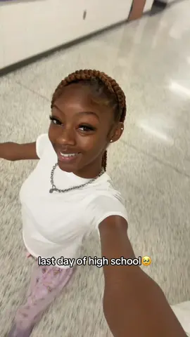 VERY bittersweet, but i’m glad to be done🤍#fyp #maddieforever #viral #senioryear #lastdayofhighschool #timeforsummer 