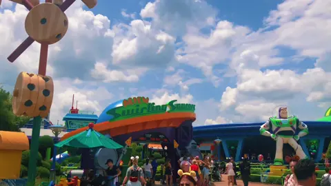 #tiktok #viral #fyp #trending #tutorial #disneyshollywoodstudios #waltdisneyworld #disneyworld #disneyvlogger #toystoryland 