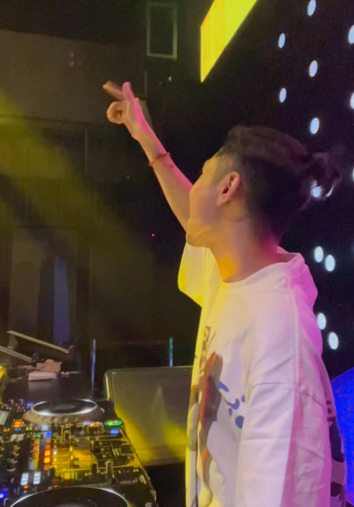 Ikan hiu melayang layang .. #mrwolf #djwolf #djipank #fyp #breakbeat #stadiumjakarta #proggresive  