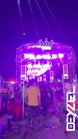 EL SANGUNGUEO DE JULIANA! #julianadiscomovil #discomovilessv #discomovil #fiestapatronales #elsalvador #sandunga #videoviral #popular #sigueme #comparte 