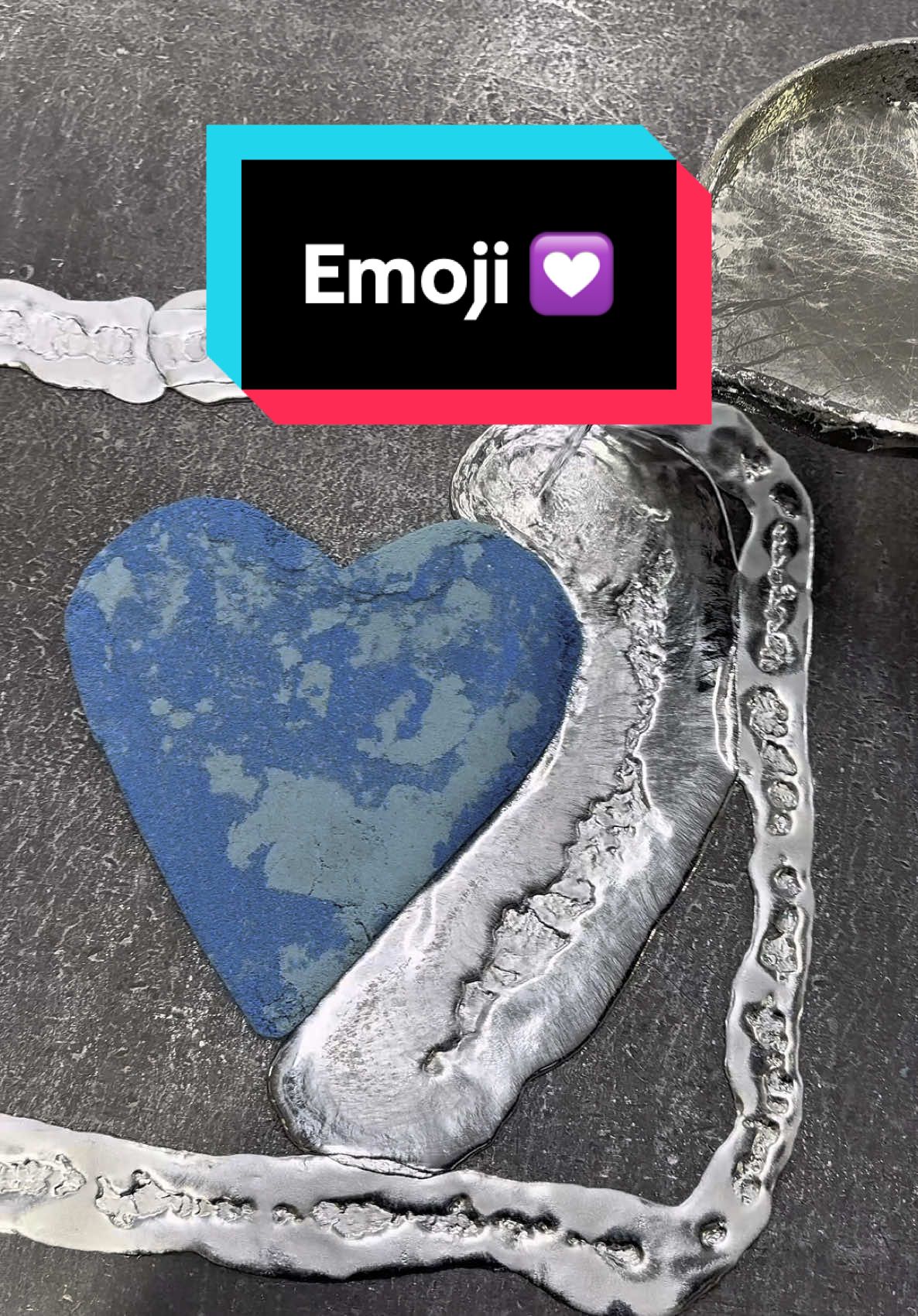Making a heart emoji with molten metal! #moltenmetal #emoji #heart