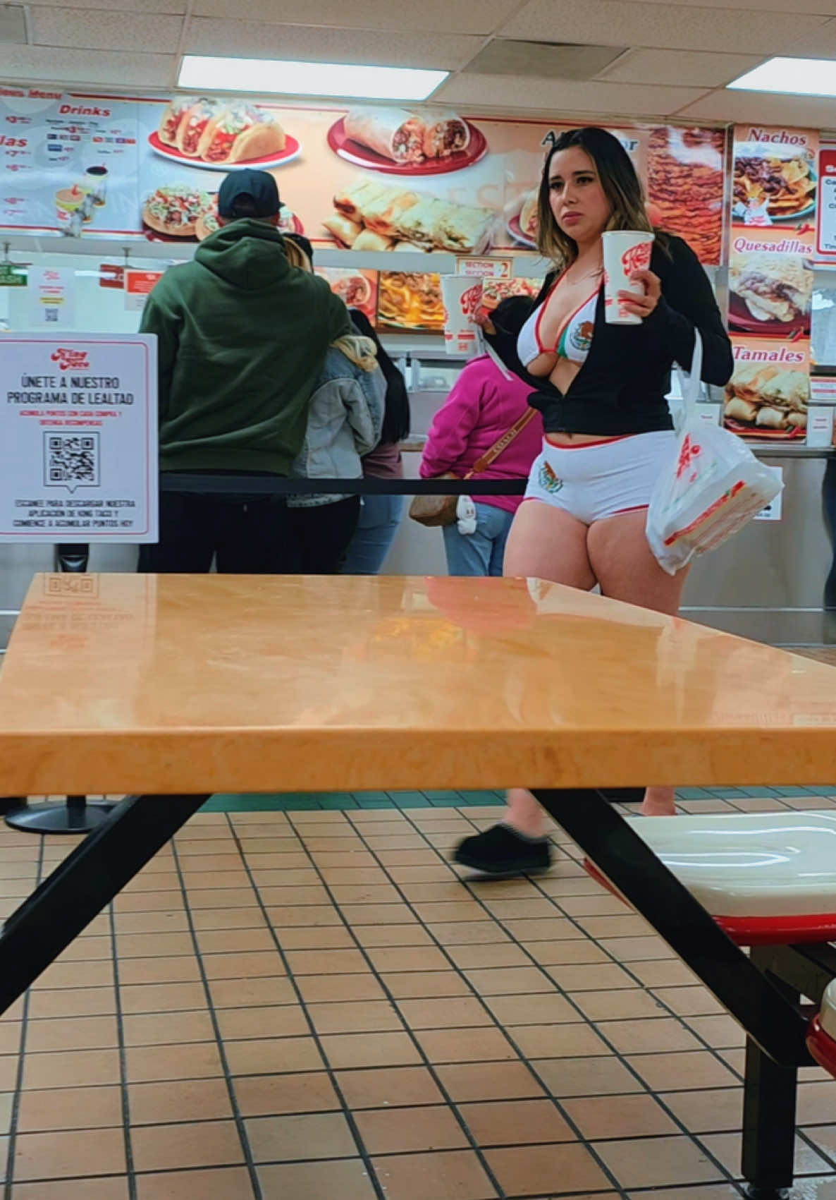 🌮🌮🌮🌮 #fyp #parati #tacos #explore #tiktok #latina #foddie 