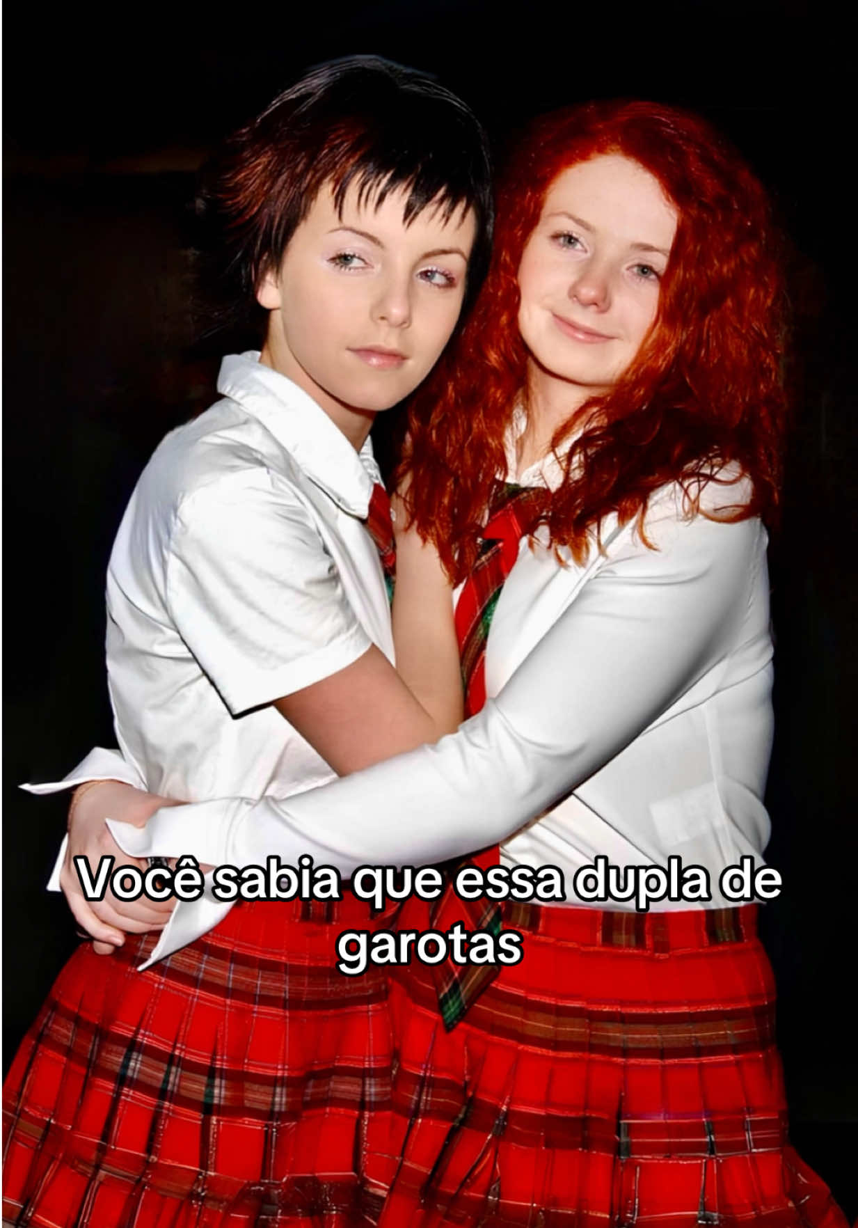Essa dupla de roqueiras t.A.T.u. fingiam ser namoradas! #tatu #fy #metal #viralvideo #allthethingsshesaid #metaleiro #fyp #metalhead #foryou #rock 