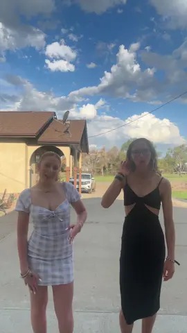 @✧.* 𝙷𝚊𝚒𝚕𝚎𝚢 ✧.* #fyp #dresses #fypシ゚viral #graduation 