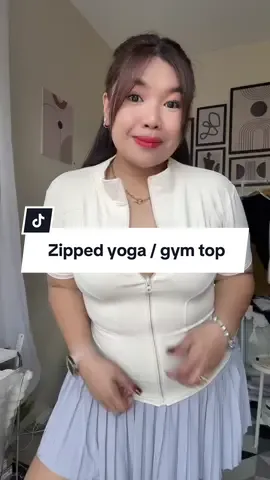 Ang lambot ng fabric nito compare sa other workout clothes plus shortsleeves to kaya mas wearable sa weather natin dito 🤗 #tiktokfinds #TikTokFashion #workoutclothes #gymclothes #yogaclothes #runningclothes #drifit #yogatop 