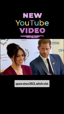 She told the world, “I’m not okay.” Then stepped out in power red, blocked a curtsy with a hug, and called Harry the “party crasher.” That wasn’t a breakdown. That was branding. New Flashback Friday is up: youtu.be/spLspuTMvJI #meghanmarkleexposed #meghanmarkleisanarcissist