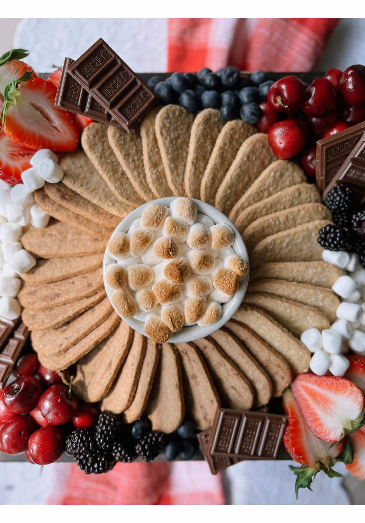 🍒🍫🫐 #smores #smoresdip #memorialday #fourthofjuly #recipes #dessert #sweets #fyp 