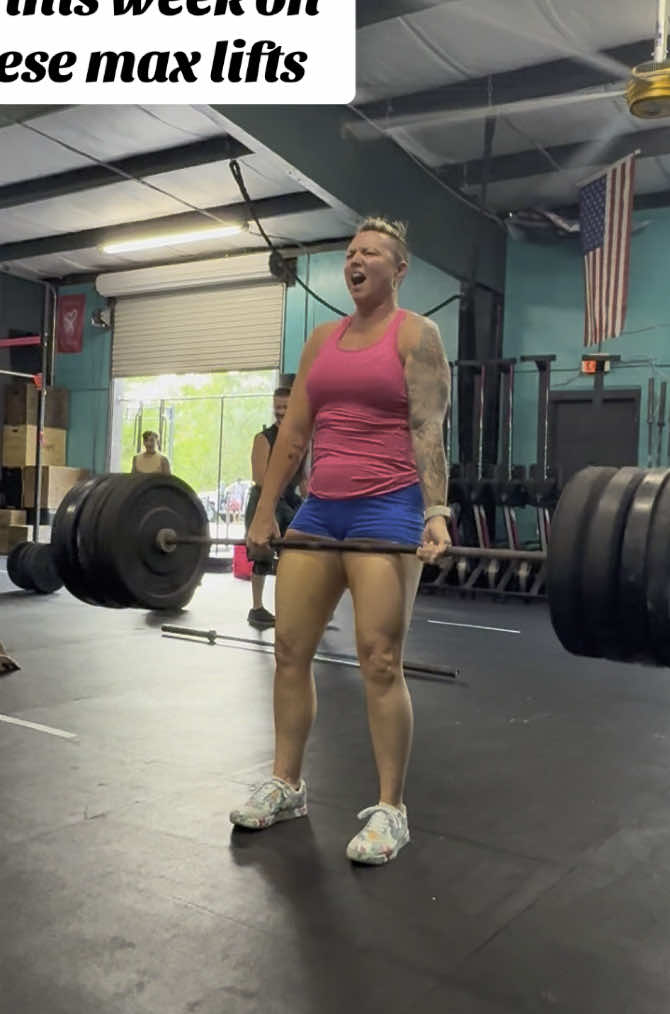 Strong bitches! #strongbitches #liftheavy #laughloud #strongnotskinny #ladiesthatlift #roar 