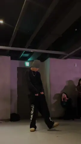 🎥 Choreo: J HO 📸 Video: @ju_lee_dancer ⭐ @ju_lee_frames #jho #jhochoreography #justjerkjho #jhochoreo #choreo #ju_lee_frames #videography 