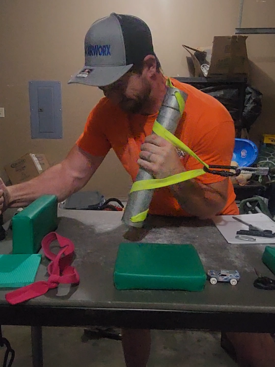 120lbs Left hand side pressure. #armday #armworkout #armwrestling #armwrestler #armwrestle #strongdad #healthy #health #strongman #strong #fitcheck #lucky #fitnessmotivation #blessed #elbow #sidepressure #sidepressuretraining 