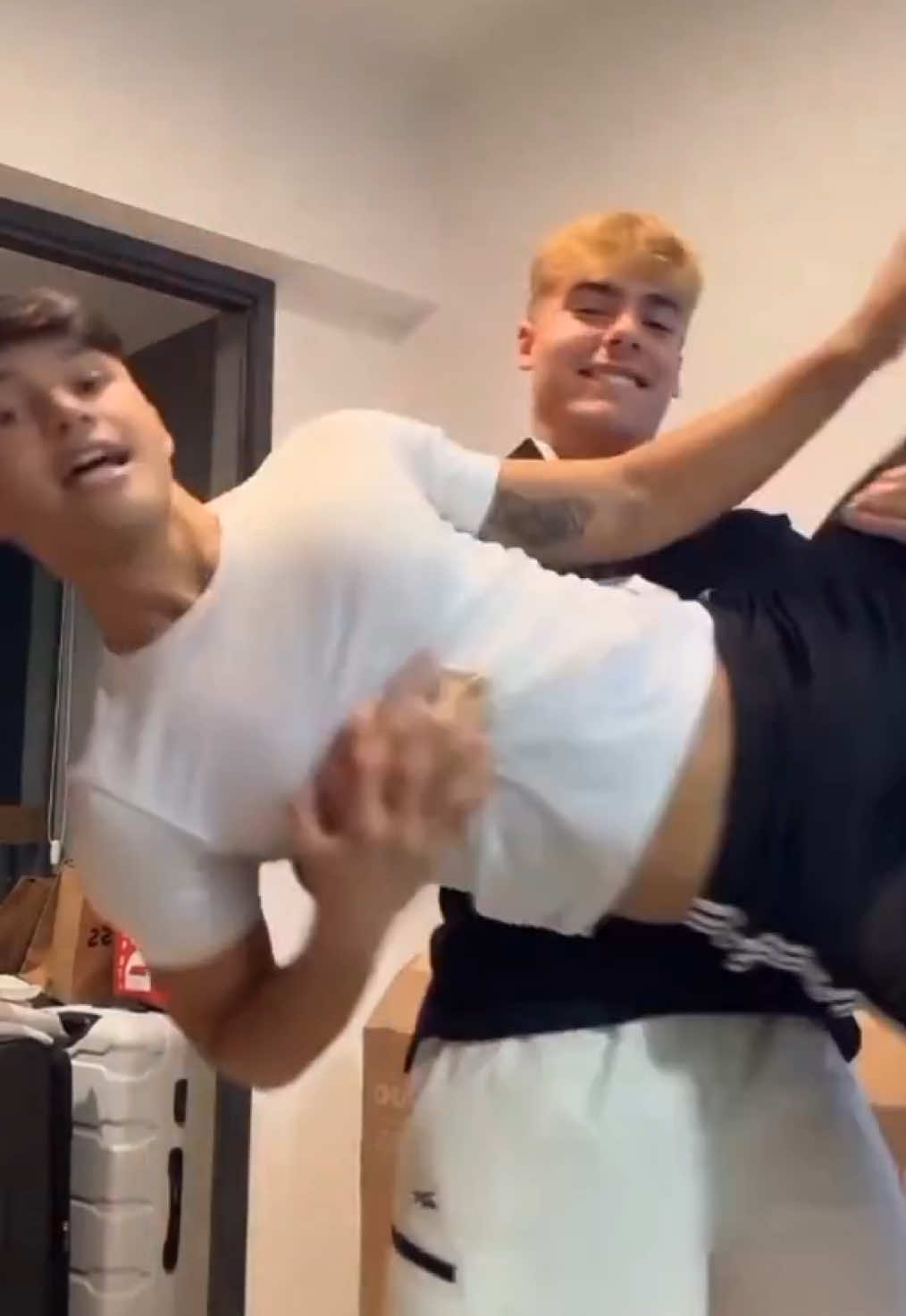 Caio provocou  Luan foi dançar Caio ficou com ciúme  MUITO BOM 🤭❤️ #caian #caioeluan #cailu #caiocerqueira #luanalencar 