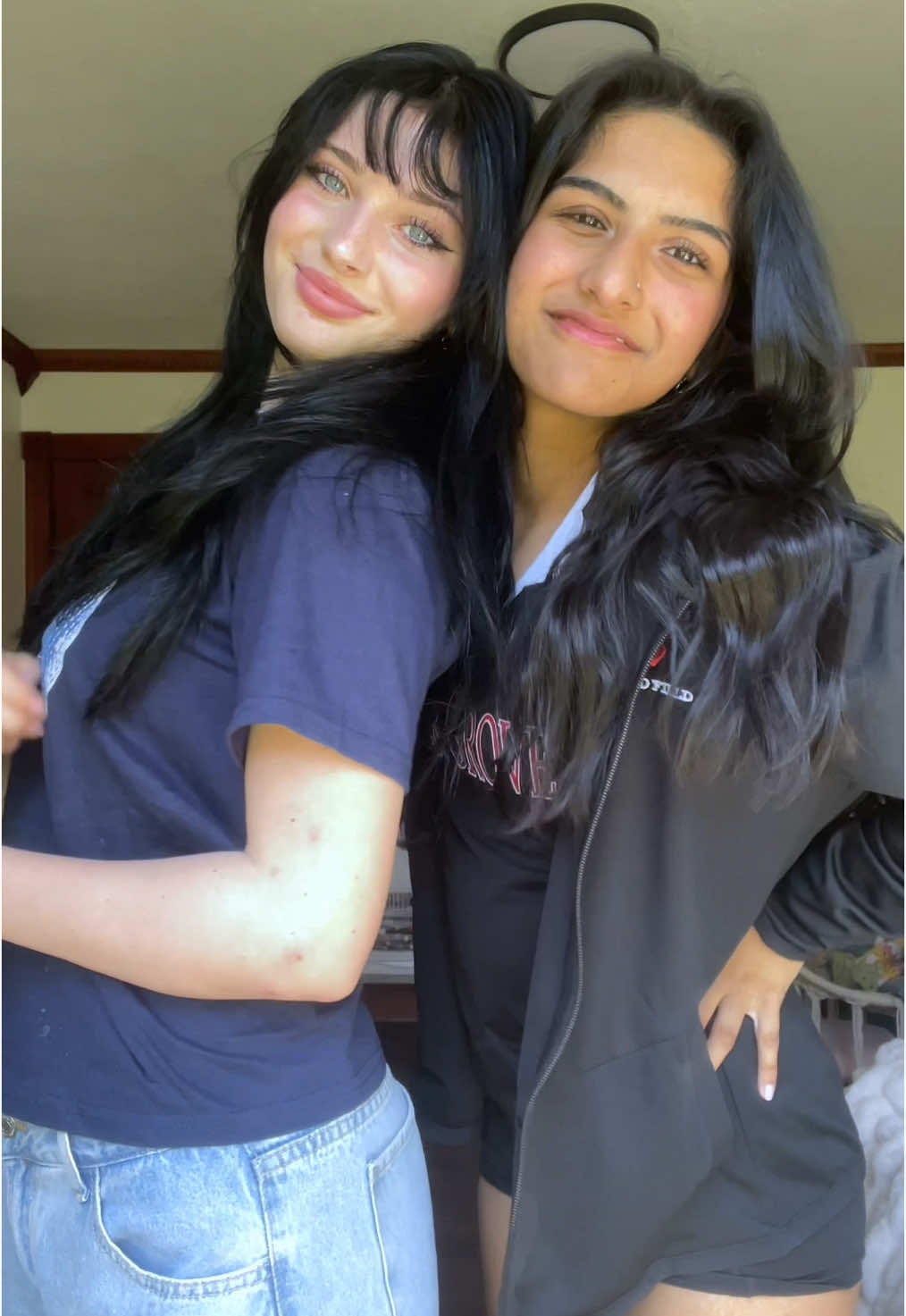Disco shirt from @In Print We Trust  fan wasn’t blowing dust in my camera  #ottd #inprintedwetrust #fyp #cute #girls #friends #galahcockatoo #parrots #foryoupage #foryou 