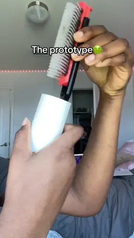 Our self cleaning hairbrushes takes away the hassle of having to stop mid wash day to clean and wash off your dirty stick hairbrushes, the brimple is the way to go now in 2025! Get yours with the link in our bio! #brimple #cook #hair #amazing #wow