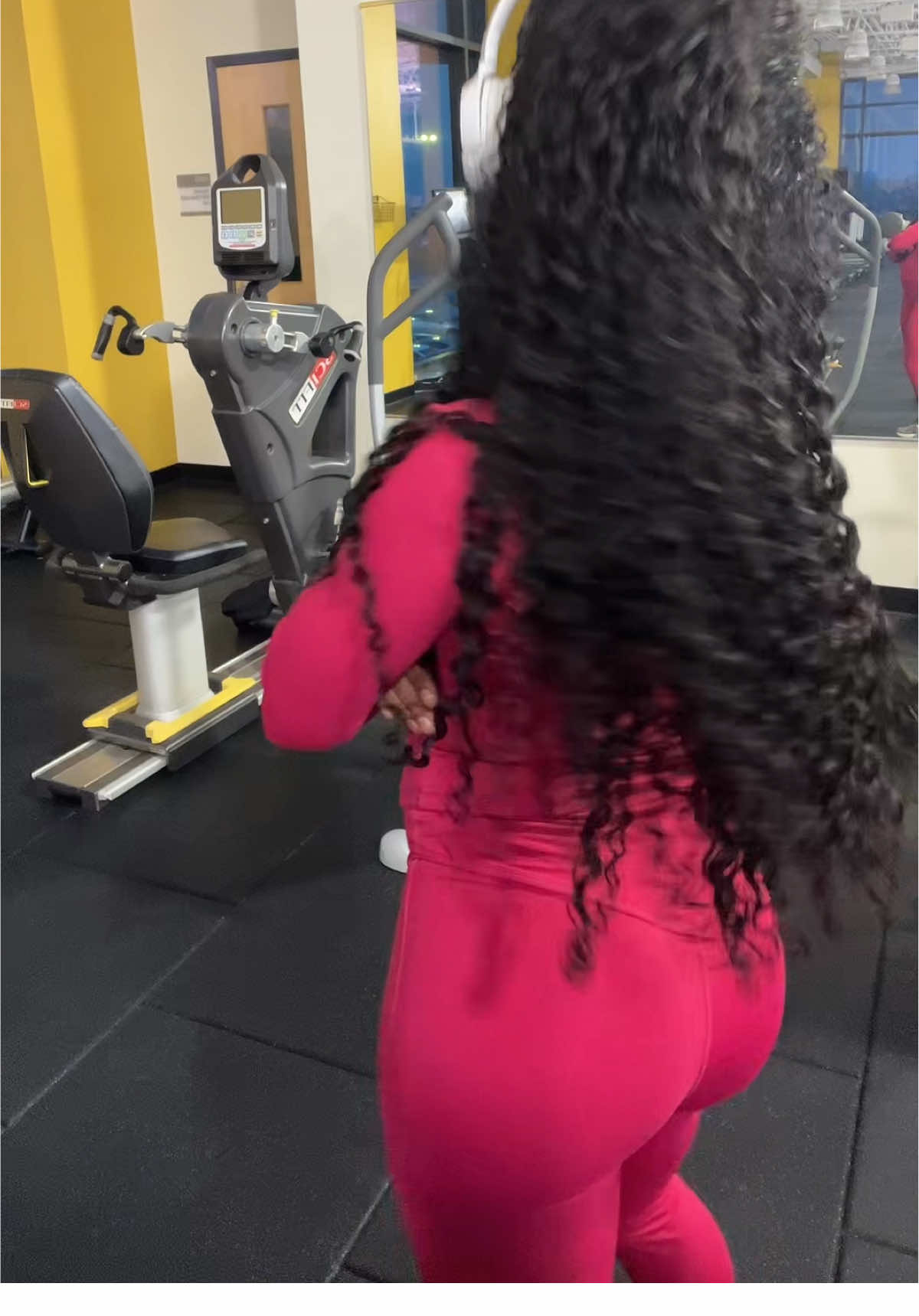 Aprovecha Que aquí estoy📌🫦 #trening #melanin #GymLife 