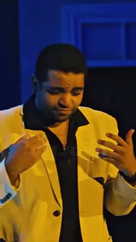 الإكتئاب من اخطر الأمراض ولا يجب الإستهانة به فهو مرض قاتل ، الدكتور طلال ولد أبوه وصل إلى مرحلة من الإكتئاب بعد فقدانه لشخص عزيز على قلبه ، كان يعتبره العوض عن المُعاناة التي عاشها في طفولته بسبب الخلافات والمشاكل المستمرة بين والديه ، هذه الخلافات أثّرت عليه نفسيًا وعاطفيًا وتركَت فيه جروحًا لم تلتئم #خالد_المظفر #الأول_من_نوعه #مسرحية #مسرحيات #viral #explore #fyp #trend #trendingreels #اكسبلور #الكويت #اكتئاب #خالد_المظفر #محبوب #مسرحيات #لولوه_الملا #pov #ترند #محمود_الجبلي #الشعب_الصيني_ماله_حل 