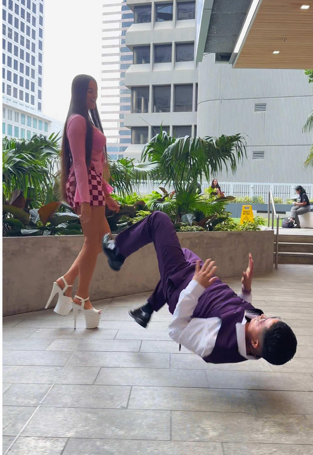 Replying to @Krishna Thami she’s  7’0🦶🏻tall! 😱 @Marie Temara #peratebaby #fypシ 