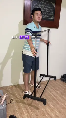 Stand hanger atau gawang baju yang banyak fungsinya tapi harganya hemat. Udah ada raknya juga sibagian bawah #standhanger #rakhanger #gantunganpakaian #gawangbaju #tiangpakaian #zandihome 