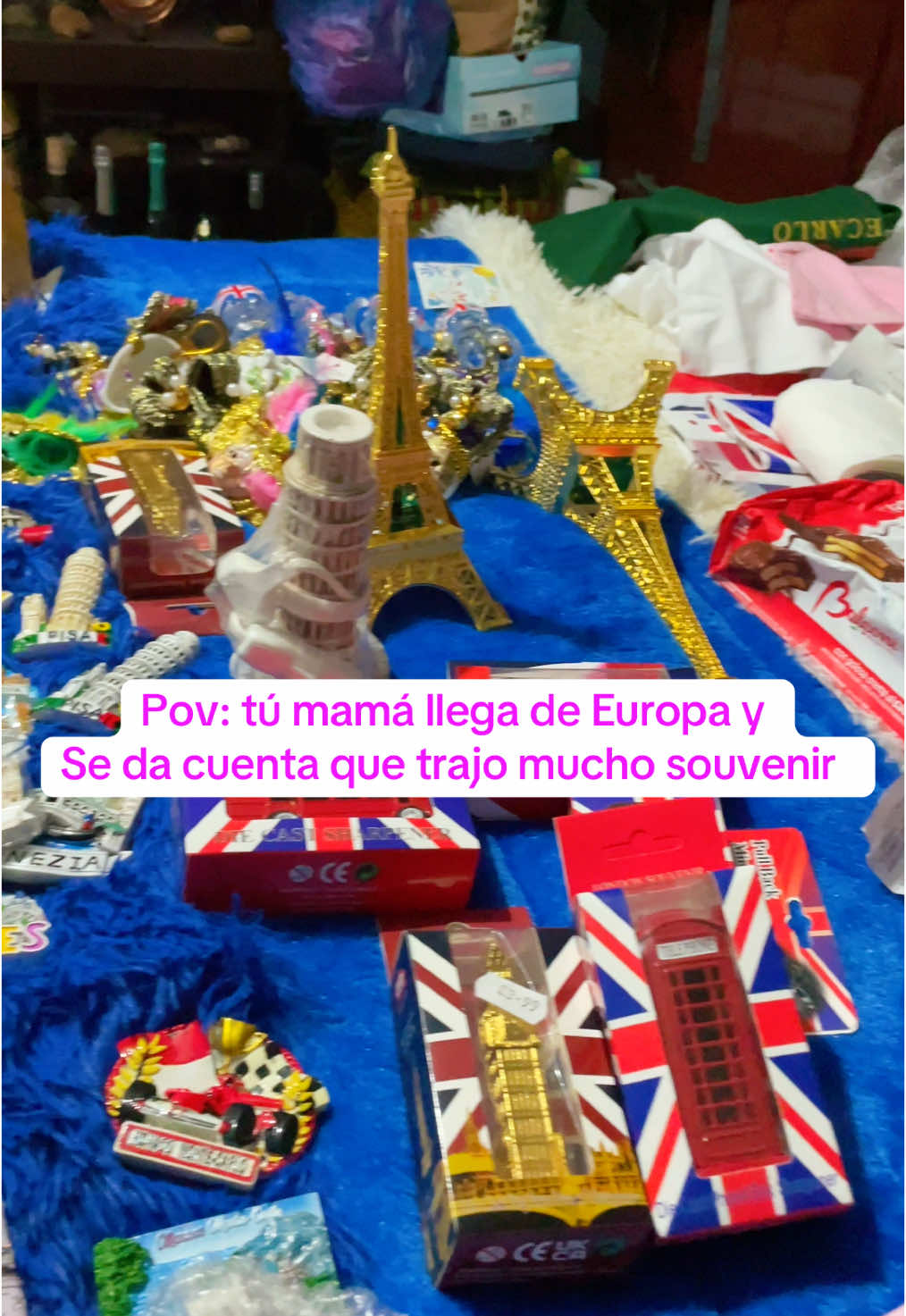 Un poquito de souvenir se trajo😻 #europa #francia🇨🇵 #italia #eurotrip #travel #souvenir 