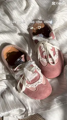 Xinh quá đi mất 🦩 #xuhuong #giayxinh  #unbox #unboxing #xh #goclamdep #thoitrang  #fashion #review #giaydep #giaythethao #giaysneaker  #giayxinh #giaydepnu  #giaybet #thoitrang  #fashion #review #balletcore