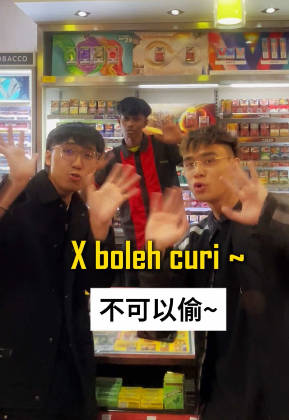 Ajak cashier 7Eleven buat lagu 😂 #malay #laguviral #malaysia #foryou #production #funny