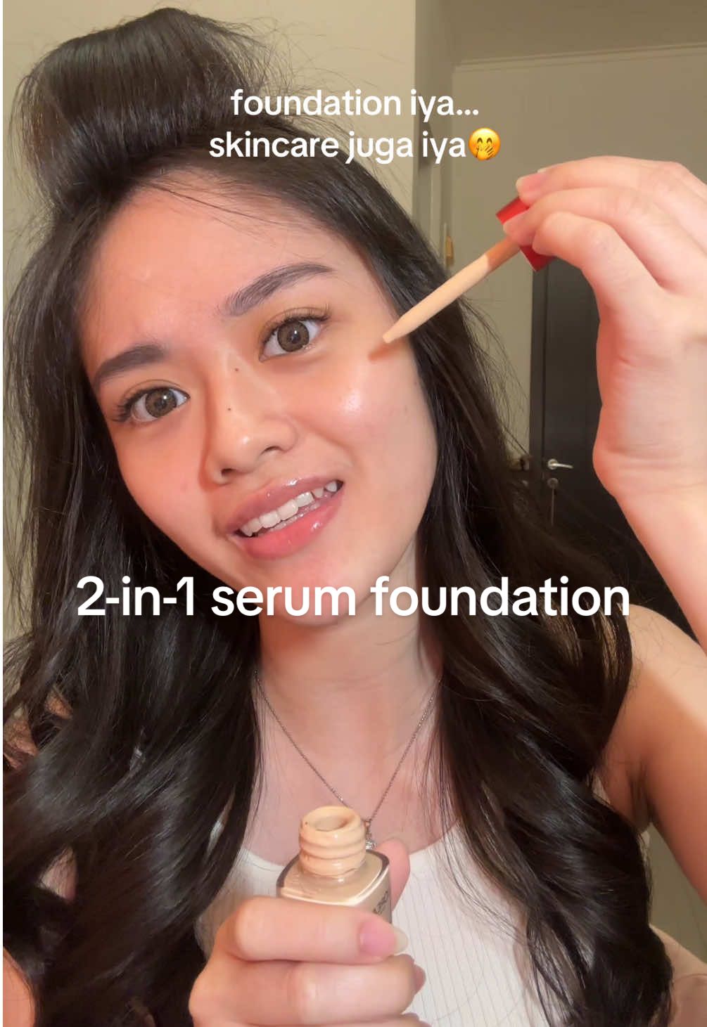 Akhirnya masuk indo juga, udh ga perlu po lagii🥴 tinted serum paling natural yg pernah aku coba @L’Oreal Paris Makeup & Hair #2in1serumfoundation #tintedserumloreal #lorealmakeupid #makeup #makeuptutorial 