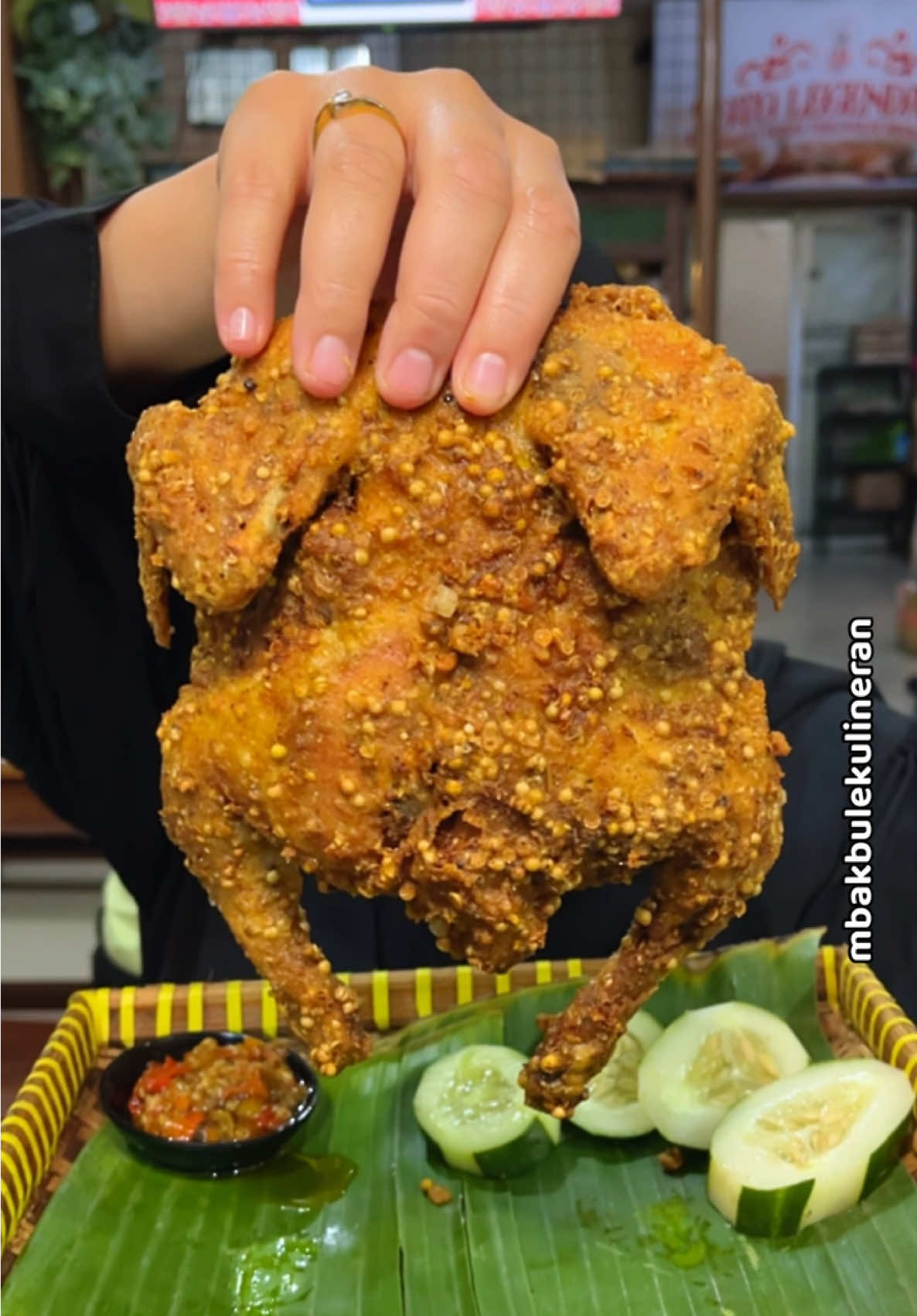 DI KRITIK TIDAK PANAS, DAPUR DI OBRAK ABRIK ‼️  . #kuliner #malang #kulinermalang #ayamgoreng #malanghits #ayam #mbakbulekulineran 