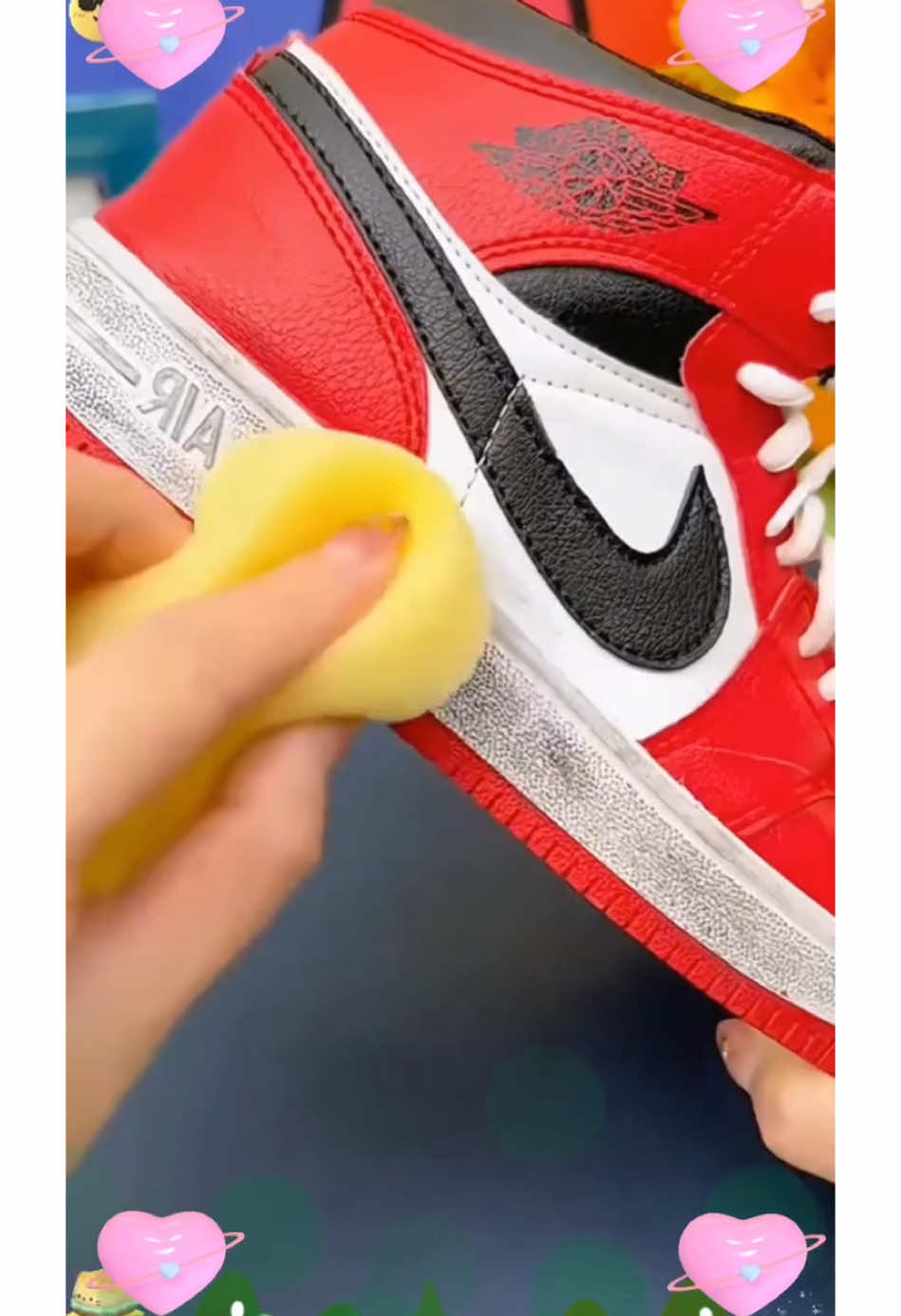 Shoes cleaning not difficult ✌️#cleaningtiktok #shoescleaning #deepclean #cleane​